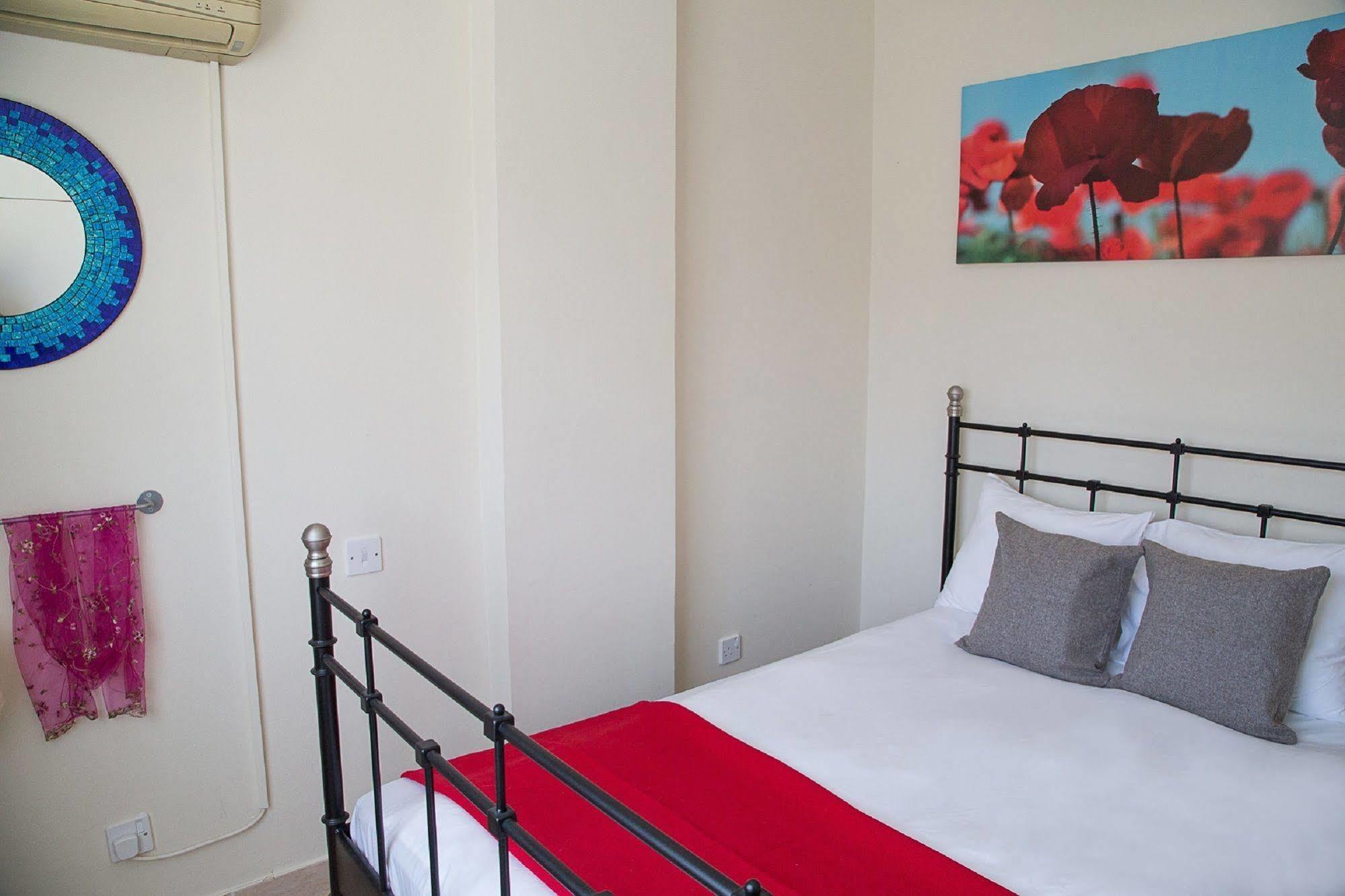 Paphos Love Nest Apartment Dış mekan fotoğraf